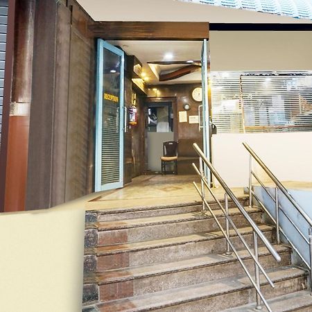 Super Hotel O Padmavathi Puram Near Railway Station 蒂鲁帕蒂 外观 照片