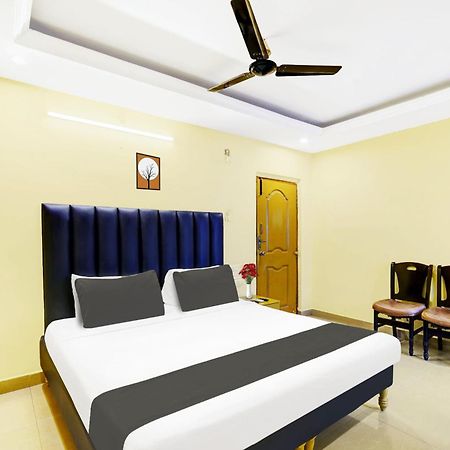 Super Hotel O Padmavathi Puram Near Railway Station 蒂鲁帕蒂 外观 照片