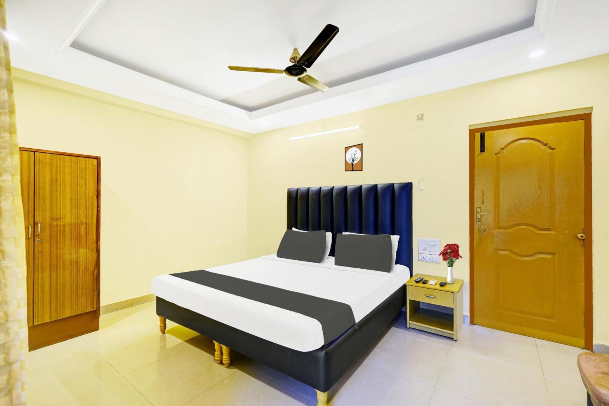 Super Hotel O Padmavathi Puram Near Railway Station 蒂鲁帕蒂 外观 照片