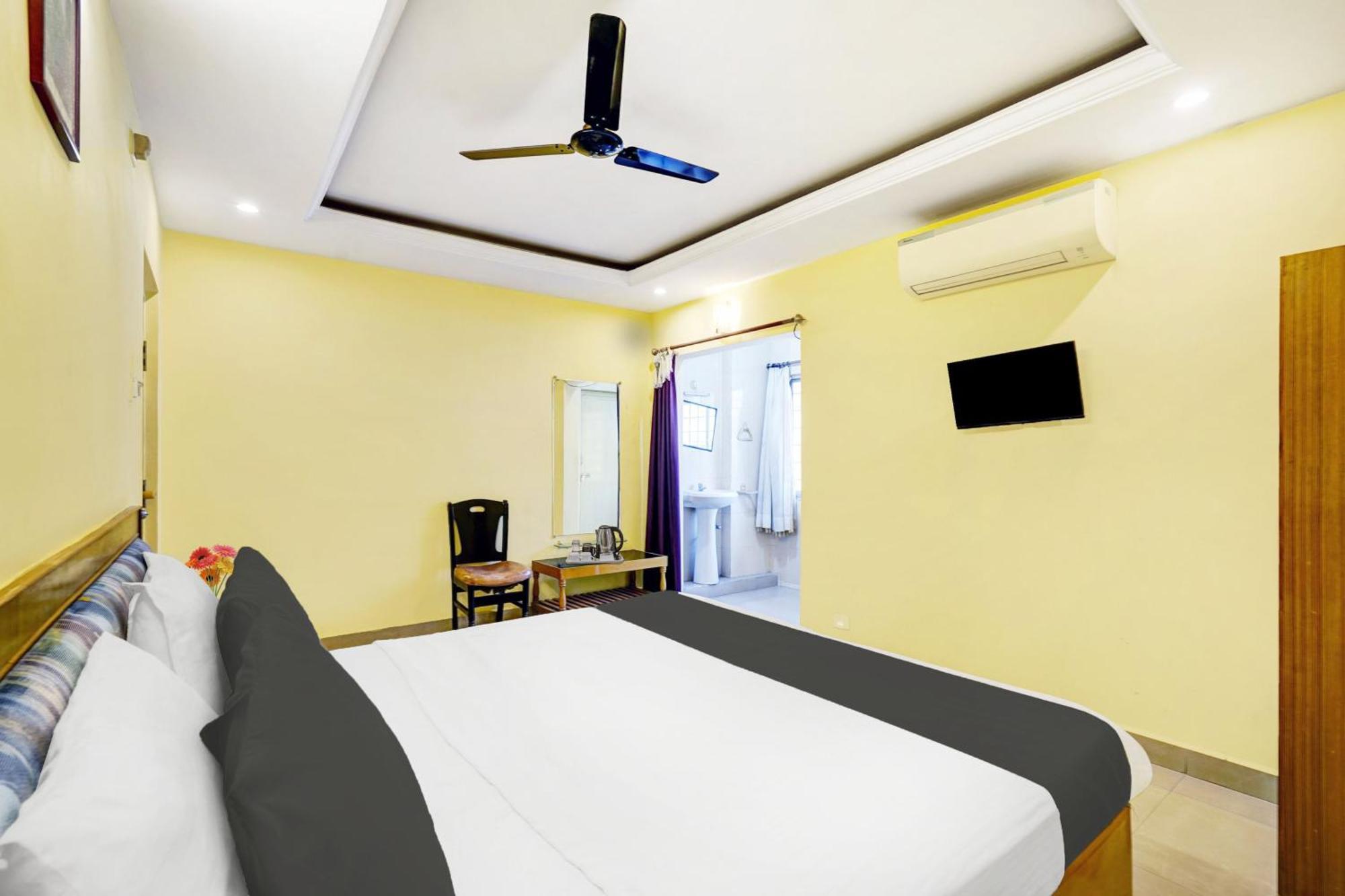 Super Hotel O Padmavathi Puram Near Railway Station 蒂鲁帕蒂 外观 照片
