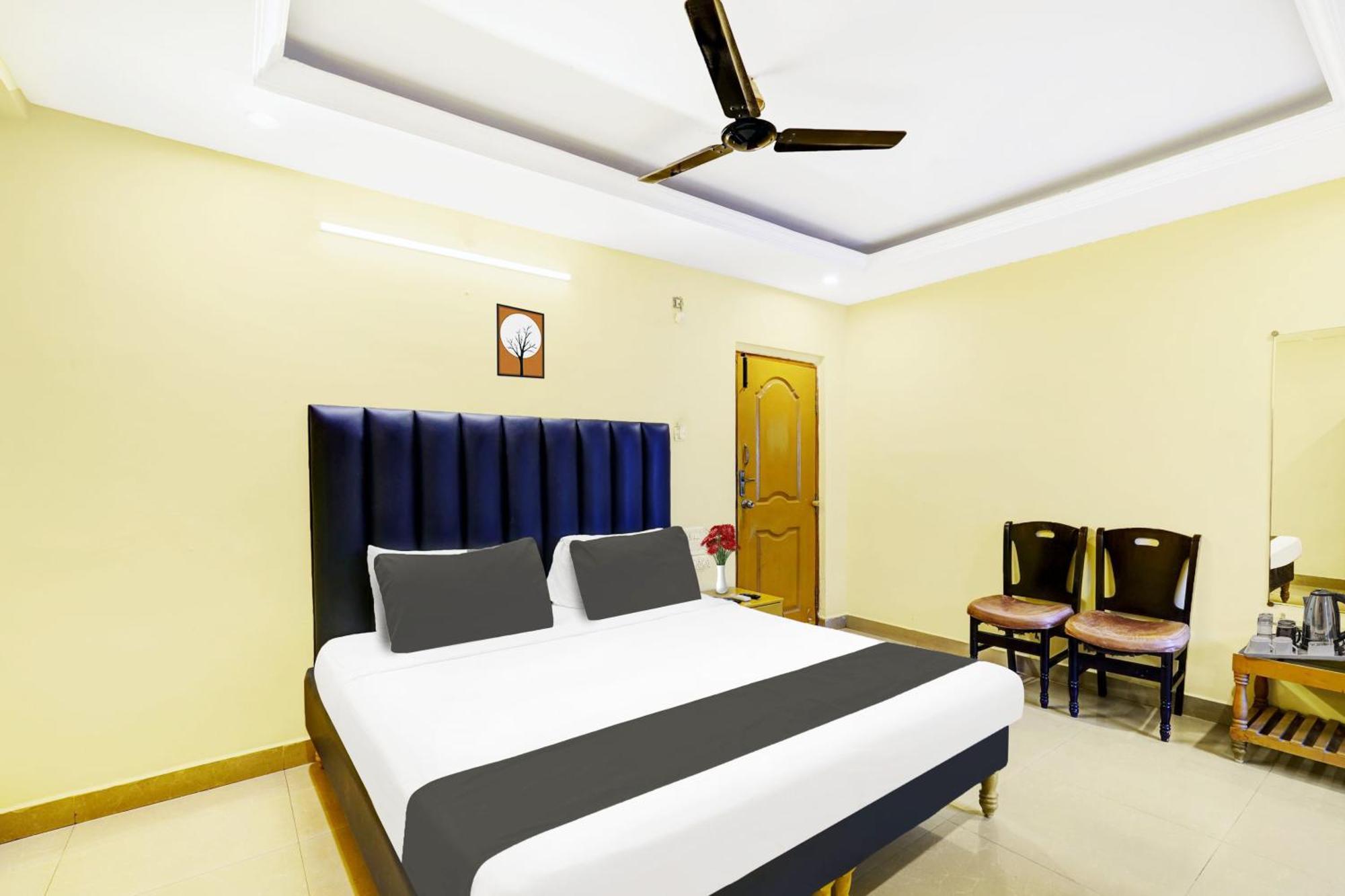 Super Hotel O Padmavathi Puram Near Railway Station 蒂鲁帕蒂 外观 照片