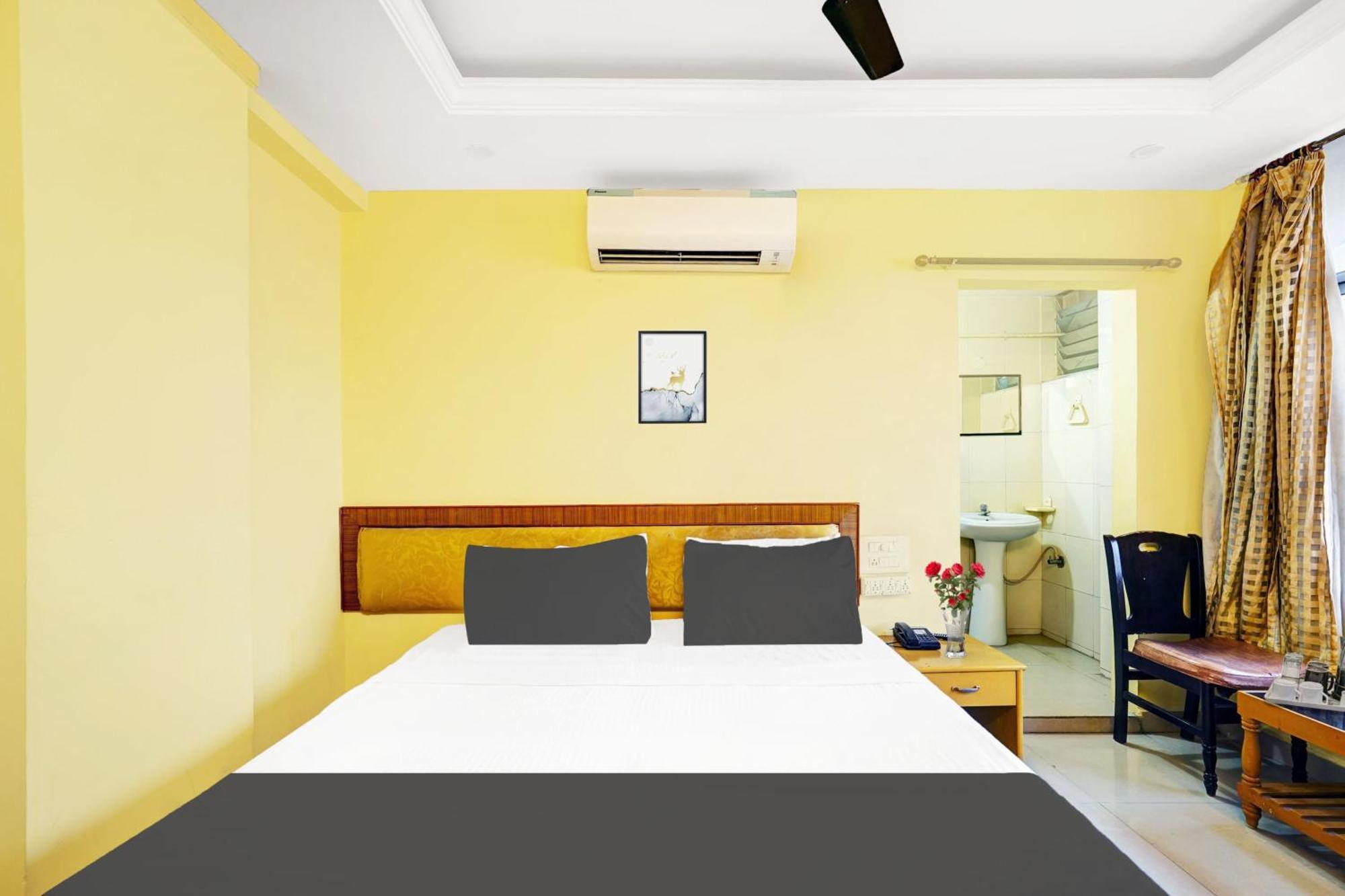Super Hotel O Padmavathi Puram Near Railway Station 蒂鲁帕蒂 外观 照片
