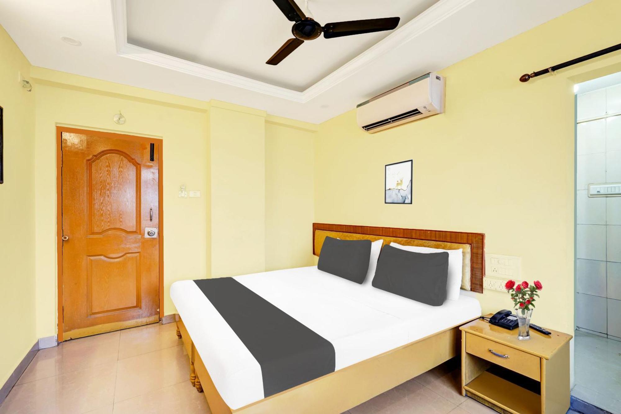 Super Hotel O Padmavathi Puram Near Railway Station 蒂鲁帕蒂 外观 照片