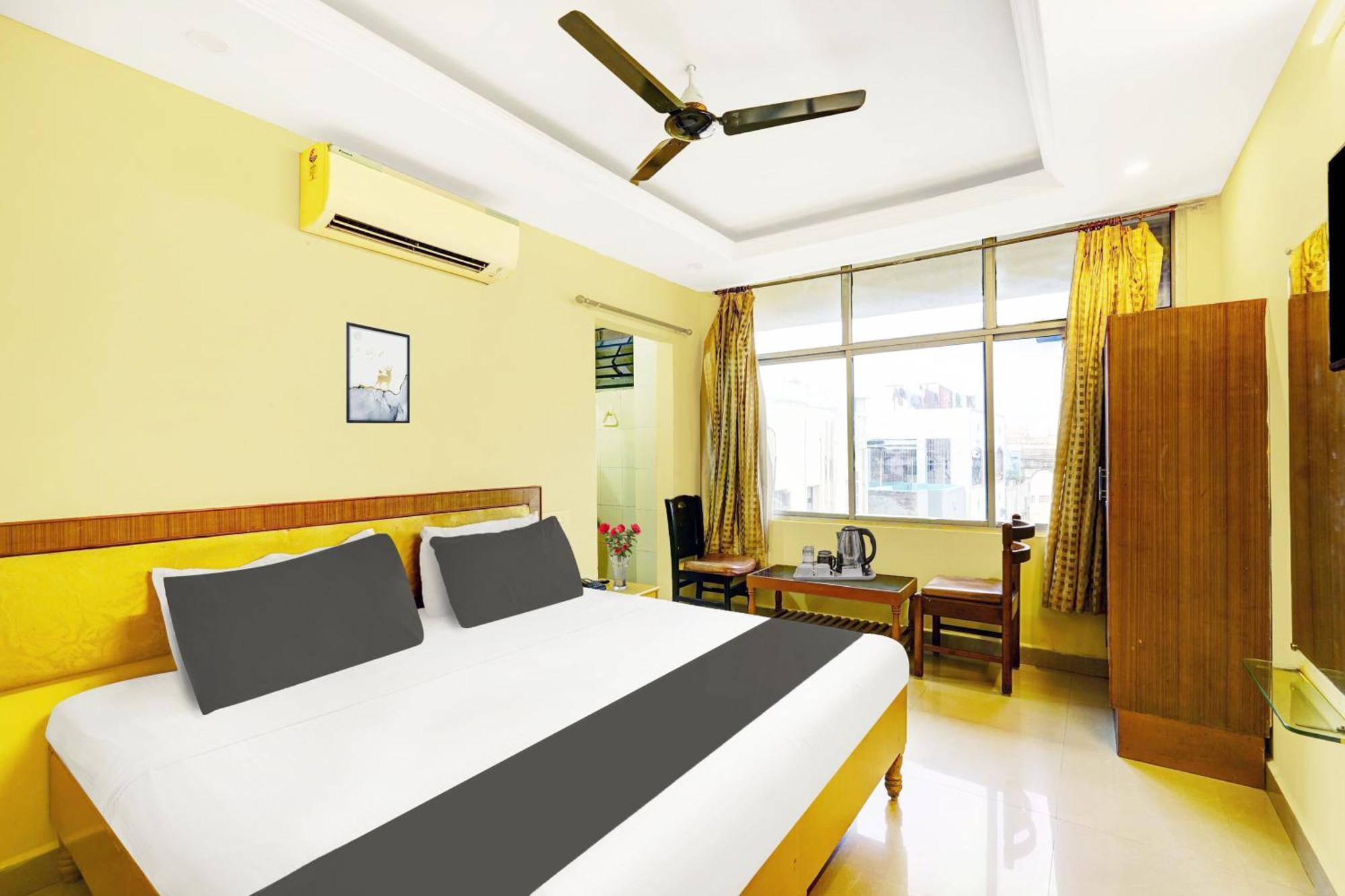 Super Hotel O Padmavathi Puram Near Railway Station 蒂鲁帕蒂 外观 照片