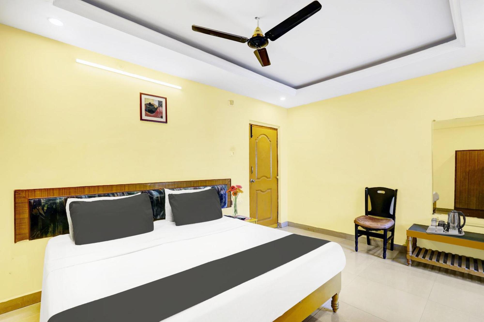 Super Hotel O Padmavathi Puram Near Railway Station 蒂鲁帕蒂 外观 照片