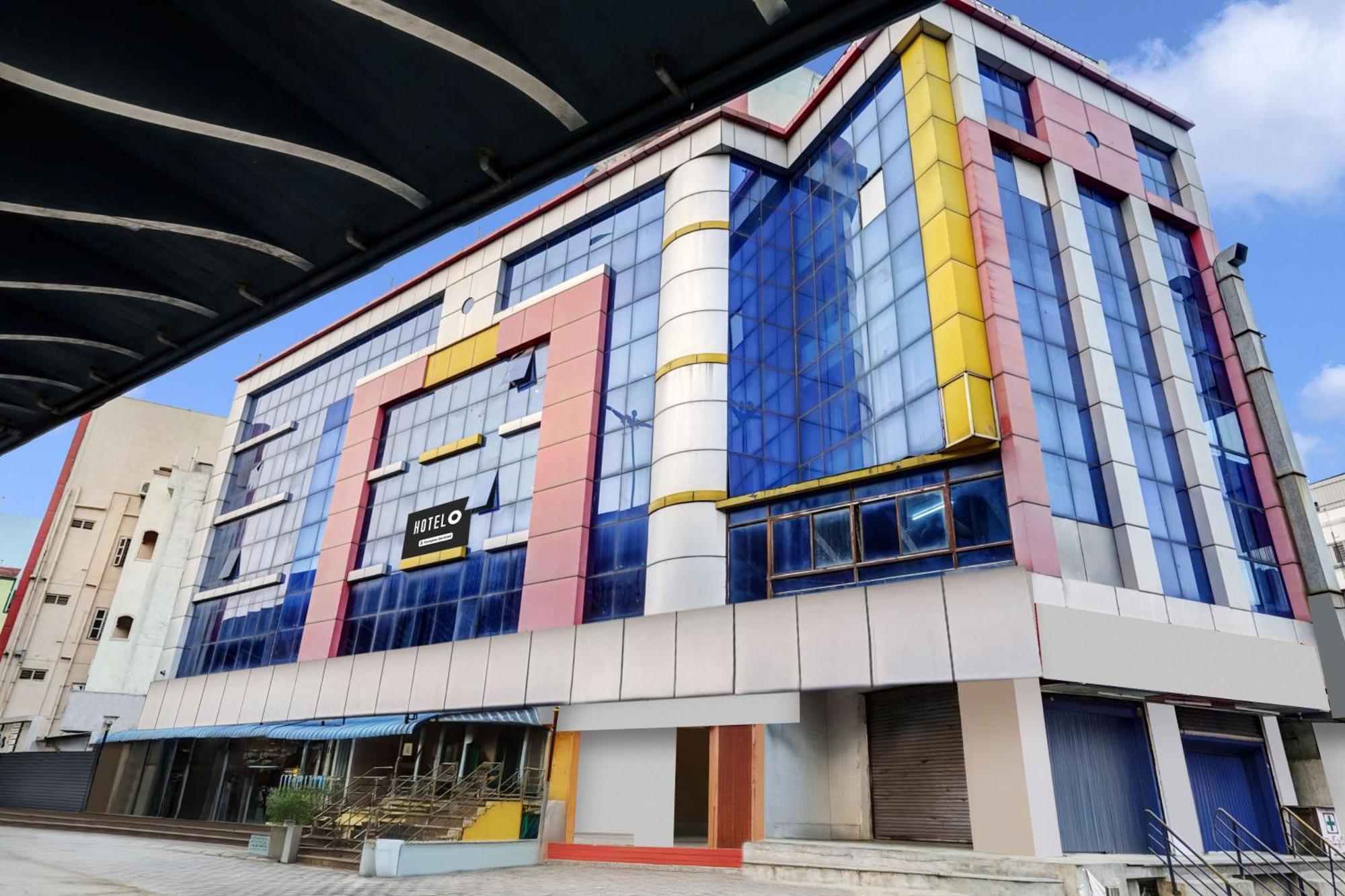 Super Hotel O Padmavathi Puram Near Railway Station 蒂鲁帕蒂 外观 照片